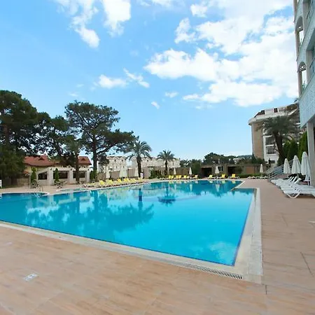 Grand Ring Szálloda Kemer