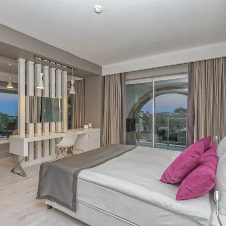 Grand Ring Szálloda Kemer